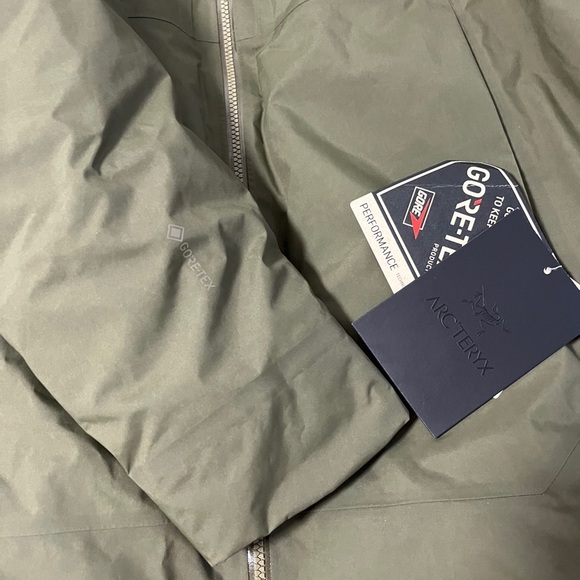 Arc'teryx Olive Gore-Tex Parka - Picture 3 of 6
